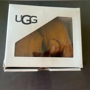 Brown baby UGGs size 2/3